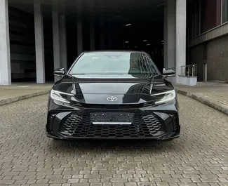 Biluthyrning av Toyota Camry 2024 i i Vitryssland, med funktioner som ✓ Bensin bränsle och 173 hästkrafter ➤ Från 92 USD per dag.