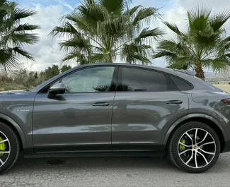 إيجار Porsche Cayenne. سيارة بريميوم, الرفاهية, سيارات الدفع الرباعي للإيجار في في إسبانيا ✓ إيداع 3000 EUR ✓ خيارات التأمين TPL.