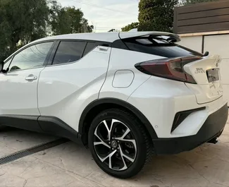 Aluguel de carro Toyota C-HR 2020 em Espanha, com ✓ combustível Híbrido e 198 cavalos de potência ➤ A partir de 45 EUR por dia.