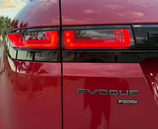 Land Rover Range Rover Evoque interjöör rentimiseks Hispaanias. Suurepärane 5-kohaline auto Automaatne käigukastiga.