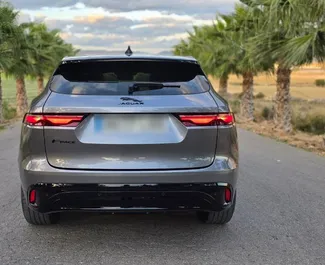 Jaguar F-PACE 2022 متاحة للإيجار في في أليكانتي، مع حد أقصى للمسافة 250 كم/يوم.
