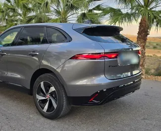 محرك الديزل بسعة 2,0 لتر لسيارة Jaguar F-PACE 2022 للإيجار في في أليكانتي.