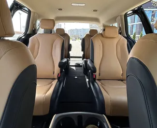 Utleie av Kia Carnival. Komfort, Crossover, Minivan bil til leie i Hviterussland ✓ Depositum på 200 USD ✓ Forsikringsalternativer: TPL, CDW.