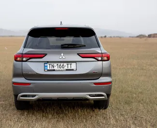 Mitsubishi Outlander vuokraus. Mukavuus, Crossover auto vuokrattavana Georgiassa ✓ Vakuusmaksu 410 GEL ✓ Vakuutusvaihtoehdot: TPL, SCDW.