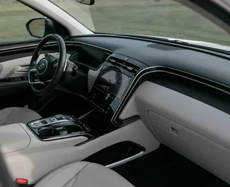 在 在格鲁吉亚 租赁 Hyundai Tucson 2022 汽车，特点包括 ✓ 使用 Petrol 燃料和 187 马力 ➤ 起价 150 GEL 每天。