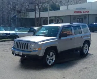租赁 Jeep Patriot 的正面视图，在第比利斯, 格鲁吉亚 ✓ 汽车编号 #15174。✓ Automatic 变速箱 ✓ 0 评论。