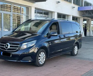 Predný pohľad na prenajaté auto Mercedes-Benz V-Class v v Bare, Čierna Hora ✓ Auto č. 15199. ✓ Prevodovka Automatické TM ✓ Hodnotenia 0.
