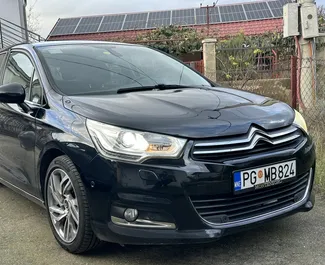 Predný pohľad na prenajaté auto Citroen C4 v v Bare, Čierna Hora ✓ Auto č. 15197. ✓ Prevodovka Automatické TM ✓ Hodnotenia 0.