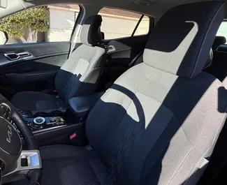 Kia Sportage 2022 vuokrattavissa Alicantessa, 250 km/päivä kilometrin rajalla.