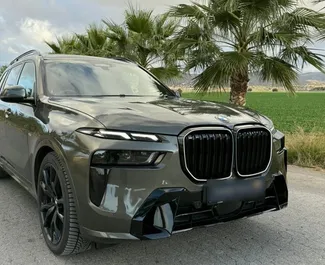 Μπροστινή όψη ενοικιαζόμενου BMW X7 στο Αλικάντε, Ισπανία ✓ Αριθμός αυτοκινήτου #15195. ✓ Κιβώτιο ταχυτήτων Αυτόματο TM ✓ 0 κριτικές.
