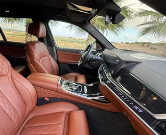 BMW X7 2025 με σύστημα κίνησης Τετρακίνητο, διαθέσιμο στο Αλικάντε.