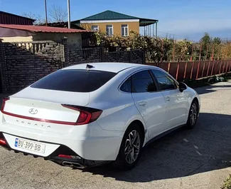 Aluguel de carro Hyundai Sonata 2021 na Geórgia, com ✓ combustível Gasolina e 201 cavalos de potência ➤ A partir de 120 GEL por dia.