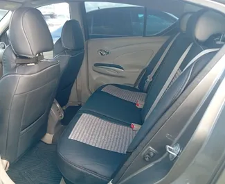 바쿠에서에서 대여 가능한 Petrol 1.5L 엔진의 Nissan Sunny 2015.