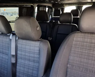 トビリシにてで利用可能なリアドライブシステム搭載のMercedes-Benz Vito 2016。