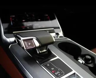 Audi A6 Allroad 2024 متاحة للإيجار في في دبي، مع حد أقصى للمسافة غير محدود.