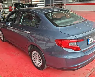租赁 Fiat Egea 的正面视图，在达拉曼机场, 土耳其 ✓ 汽车编号 #15282。✓ Manual 变速箱 ✓ 0 评论。