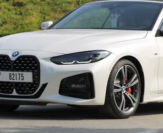 تأجير سيارة BMW 430i Cabrio 2024 في في الإمارات العربية المتحدة، تتميز بـ ✓ وقود البنزين وقوة  حصان ➤ بدءًا من 420 AED يوميًا.