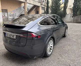 Elektricitet L motor i Tesla Model-X 2016 för uthyrning i Tbilisi.