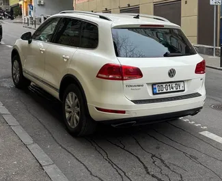 Vermietung Volkswagen Touareg. Komfort, Premium, SUV Fahrzeug zur Miete in Georgien ✓ Kaution Einzahlung von 300 GEL ✓ Versicherungsoptionen KFZ-HV.