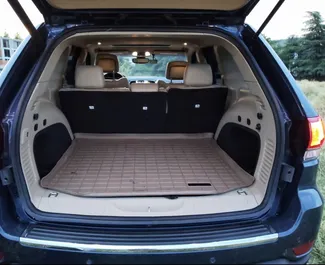 Motor Gasolina 3,6L do Jeep Grand Cherokee 2020 para aluguel em Tbilisi.