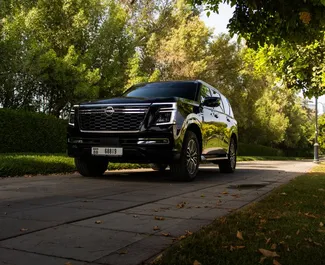 تأجير سيارة Nissan Patrol 2026 في في الإمارات العربية المتحدة، تتميز بـ ✓ وقود البنزين وقوة 525 حصان ➤ بدءًا من 550 AED يوميًا.