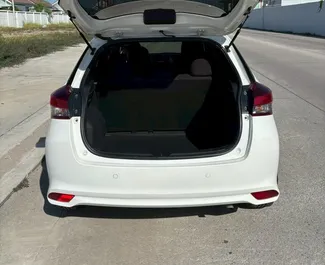 Prenájom auta Toyota Yaris #15336 s prevodovkou Automatické v na letisku Bangkok Suvarnabhumi, vybavené motorom 1,5L ➤ Od Worawut v v Thajsku.