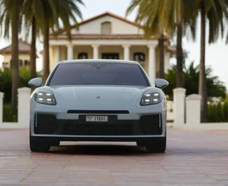 Alquiler de coches Porsche Panamera n.º 15331 Automático en Dubai, equipado con motor de L ➤ De Abbas en los EAU.