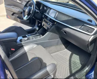 Bensin 2,4L-motoren til Kia Optima 2019 for utleie i Kutaisi.