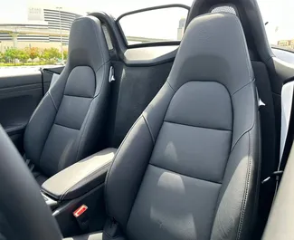 إيجار Porsche 718 Boxster. سيارة بريميوم, الرفاهية, كابريو للإيجار في في الإمارات العربية المتحدة ✓ إيداع 3000 AED ✓ خيارات التأمين TPL.