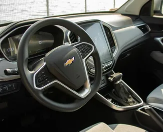 Dubai BAE bölgesinde bir Chevrolet Captiva kiralayın