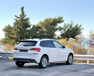 Priekinė automobilio, kurį nuomojate Skoda Kamiq Budvoje, Juodkalnija vaizdas ✓ Automobilis #15340. ✓ Pavarų dėžė Automatinis TM ✓ Atsiliepimai 0.