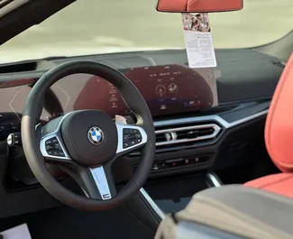 BMW 430i Cabrio 2024 متاحة للإيجار في في دبي، مع حد أقصى للمسافة 250 كم/يوم.