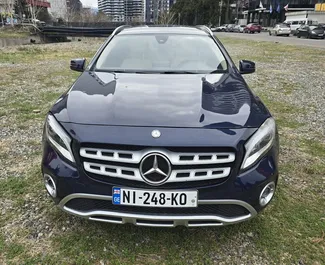 Frontvisning af en udlejnings Mercedes-Benz GLA-Class i Batumi, Georgien ✓ Bil #15516. ✓ Automatisk TM ✓ 0 anmeldelser.