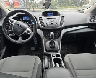 Ford Escape 2014 auto rentimine Gruusias, sisaldab ✓ Bensiin kütust ja 180 hobujõudu ➤ Alates 90 GEL päevas.