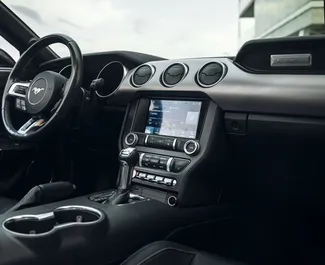 Rent a Ford Mustang GT Cabrio in 第比利斯 格鲁吉亚