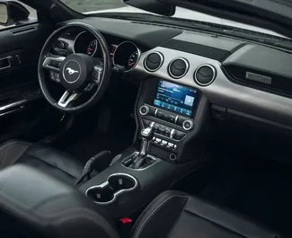 Rent a Ford Mustang GT Cabrio in 第比利斯 格鲁吉亚