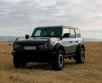 Nomas automašīnas priekšskats Ford Bronco Tbilisi, Gruzija ✓ Automašīna #15489. ✓ Pārnesumu kārba Automātiskais TM ✓ Atsauksmes 0.