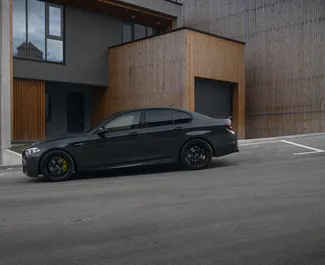 BMW 535 2016 vuokrattavissa Tbilisissä, 150 km/päivä kilometrin rajalla.