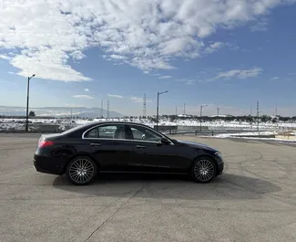 Motor Gasolina 2,0L do Mercedes-Benz C-Class 2023 para aluguel em Tbilisi.