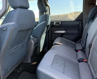Ford Bronco 2022 galimas nuomai Tbilisyje, su 250 km/dieną kilometrų apribojimu.