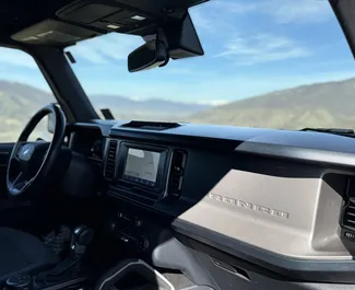 Ford Bronco nuoma. Komfortiškas, Visureigis automobilis nuomai Gruzijoje ✓ Depozitas 800 GEL ✓ Draudimo pasirinkimai: TPL, CDW, SCDW.