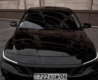 カザフスタンにてでのHyundai Elantra 2024カーレンタル、特徴は✓ガソリン燃料と115馬力 ➤ 1日あたり24000 KZTからスタート。