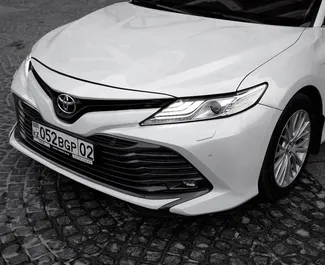 Toyota Camry 2018 auto rentimine Kasahstanis, sisaldab ✓ Bensiin kütust ja 181 hobujõudu ➤ Alates 32000 KZT päevas.