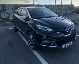 租赁 Renault Kaptur 的正面视图，在都拉斯, 阿尔巴尼亚 ✓ 汽车编号 #15422。✓ Automatic 变速箱 ✓ 0 评论。