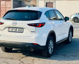 Орендуйте Mazda CX-5 2024 у Вірменії. Паливо: Бензин. Потужність: 190 к.с. ➤ Вартість від 80 USD за добу.