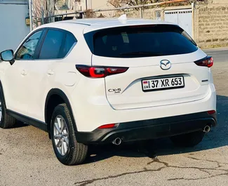 Mazda CX-5 - автомобіль категорії Економ, Комфорт, Кросовер напрокат у Вірменії ✓ Депозит у розмірі 350 USD ✓ Страхування: ОСЦПВ, ПСВУ, З виїздом, Молодий, Без депозиту.