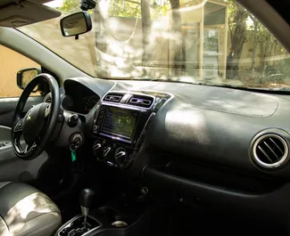 Mitsubishi Attrage 2024 для оренди в Дубаї. Ліміт пробігу 250 км/день.