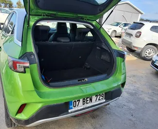 Opel Mokka - автомобіль категорії Комфорт, Кросовер напрокат в Туреччині ✓ Депозит у розмірі 500 USD ✓ Страхування: ОСЦПВ, СВУПЗ, ПСВУ, Від крадіжки.