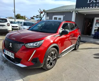 Frontvisning av en leiebil Peugeot 2008 på Antalya lufthavn, Tyrkia ✓ Bil #15556. ✓ Automatisk TM ✓ 0 anmeldelser.