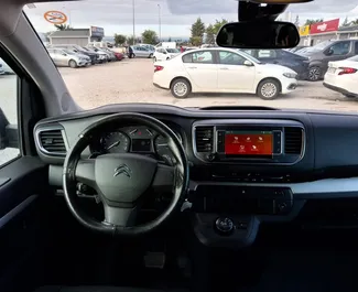 Pronájem Citroen Space Tourer. Auto typu Komfort, Minivan k pronájmu v Turecku ✓ Vklad 700 USD ✓ Možnosti pojištění: TPL, CDW, FDW, Krádež.